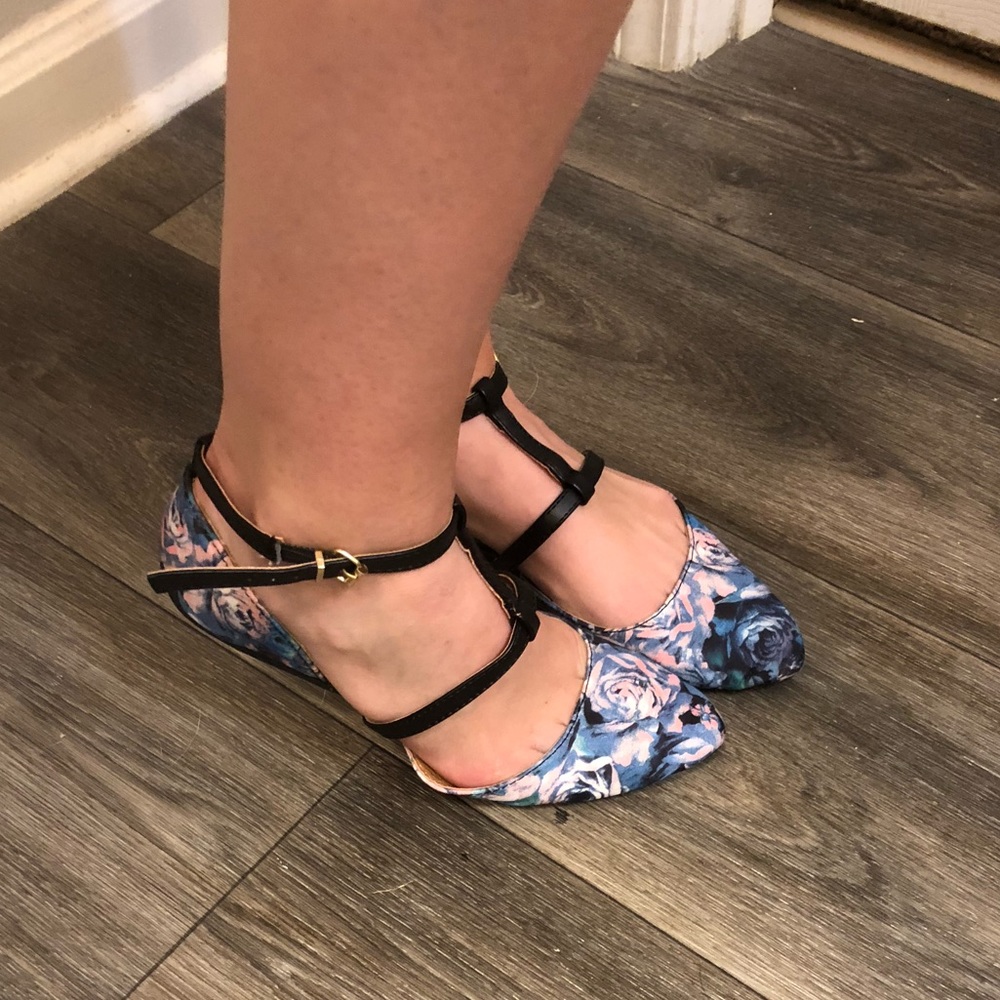 ModCloth Flats - Picture 5 of 5